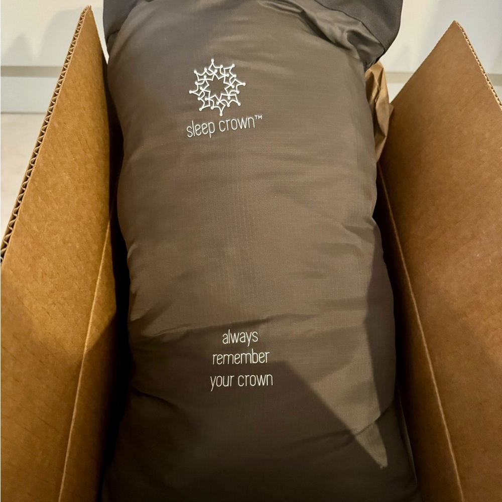 Sleep Crown Traveler Pillow
